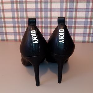 DKNY classic black 3" heels